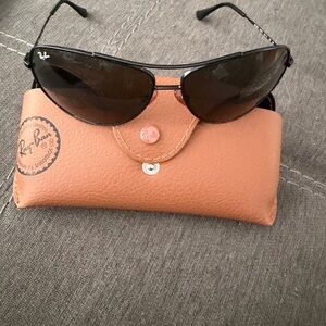 Ray-Ban Black Aviator Sunglasses with Tan Case
